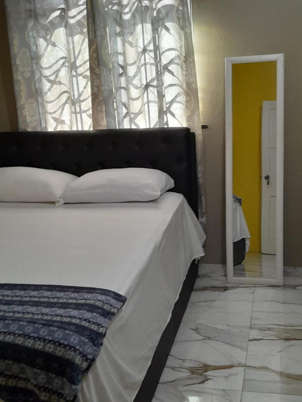 Jamaica Oasis Suite Portmore Ngoại thất bức ảnh
