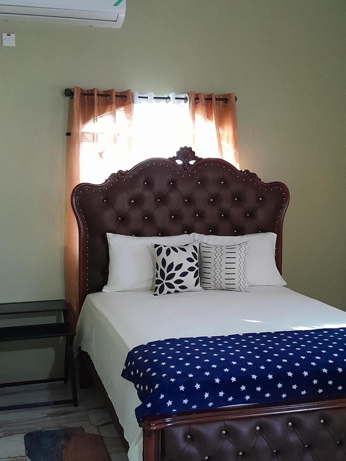 Jamaica Oasis Suite Portmore Ngoại thất bức ảnh
